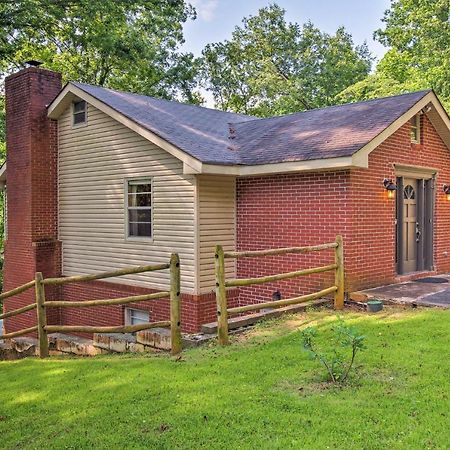 Spacious Georgia Getaway With Dock On Lake Lanier! GainesvilleGainesville  Kültér fotó