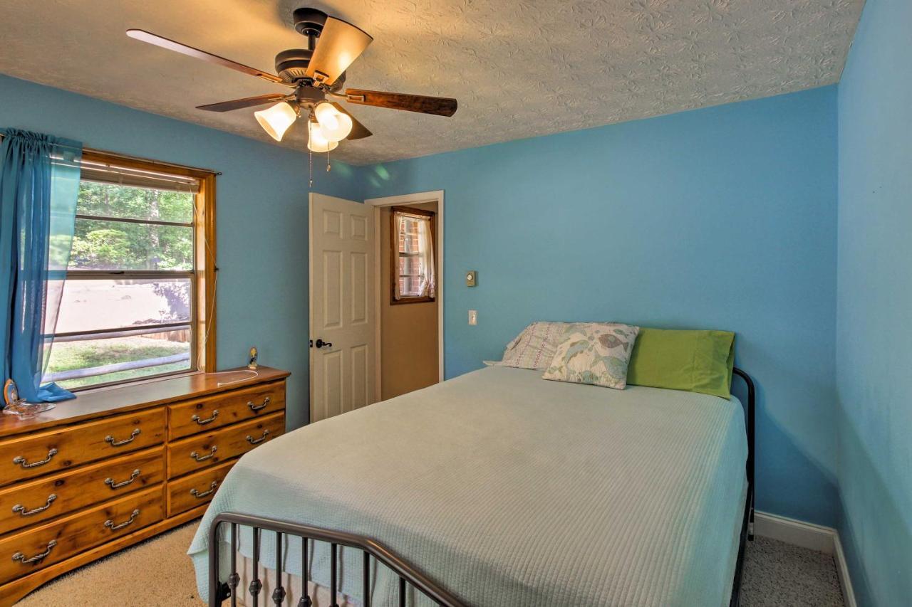 Spacious Georgia Getaway With Dock On Lake Lanier! GainesvilleGainesville  Kültér fotó